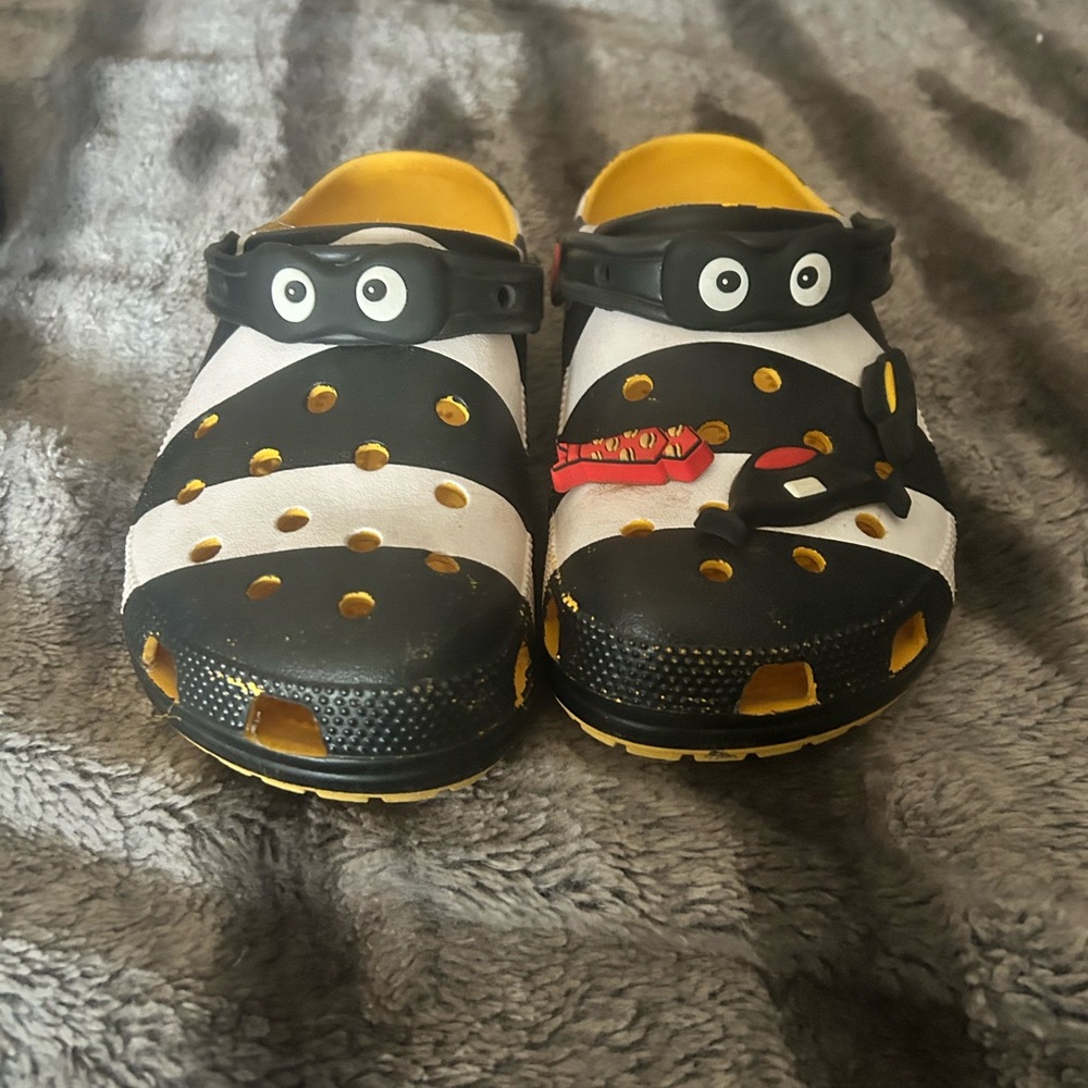 Kids Black and Yellow Clogs
